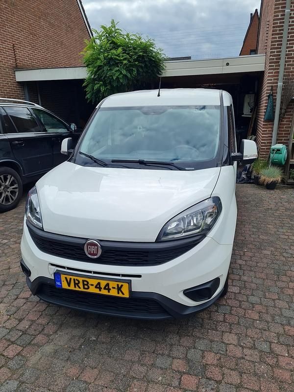 Wit Gebruikt 2018 Fiat Doblò MPV | € 4.500 (Super prijs) - Afbeelding 1/4