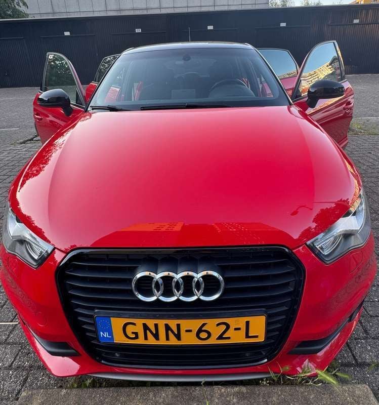 Rood Gebruikt 2013 Audi A1 Sportback Hatchback | € 10.500 (Goede deal) - Afbeelding 1/4
