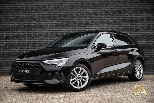 Zwart Gebruikt 2022 Audi A3 Sportback S-Line Hatchback | € 26.950 (Super prijs) - Afbeelding 1/4