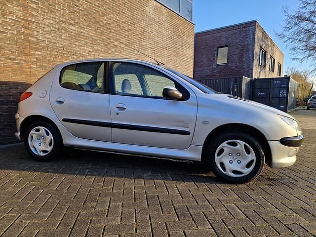 Occasion Peugeot 206 75 PK (55 kW) 2003 Grijs (metallic) Hatchback