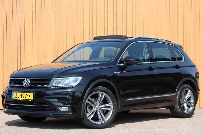 Zwart, metallic lak Gebruikt 2019 VW Tiguan Highline SUV | € 29.940 (Duur) - Afbeelding 1/4