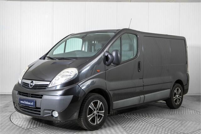 Zwart Gebruikt 2012 Opel Vivaro Van | € 5.900 (Eerlijke prijs) - Afbeelding 1/4