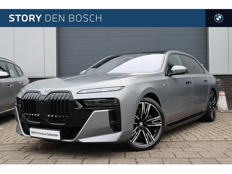 Grijs Gebruikt 2024 BMW i7 Executive Sedan | € 94.950 (Goede deal) - Afbeelding 1/4