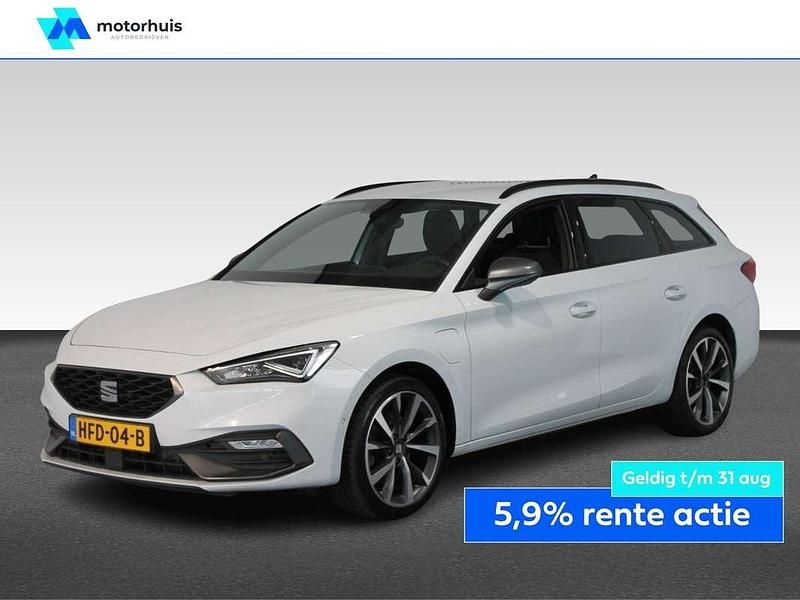 Wit Gebruikt 2021 Seat Leon FR Stationwagen | € 20.945 (Eerlijke prijs) - Afbeelding 1/4