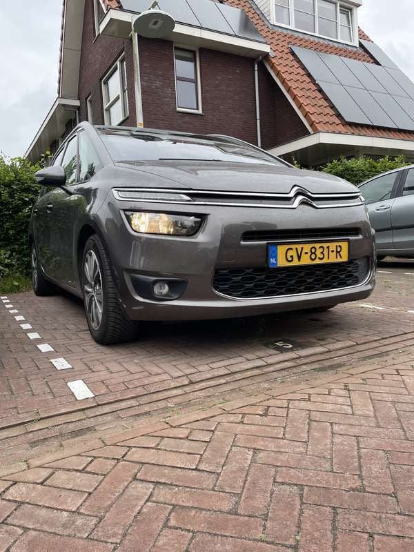 Grijs Gebruikt 2015 Citroën C4 Picasso Business Class MPV | € 8.300 (Eerlijke prijs) - Afbeelding 1/4