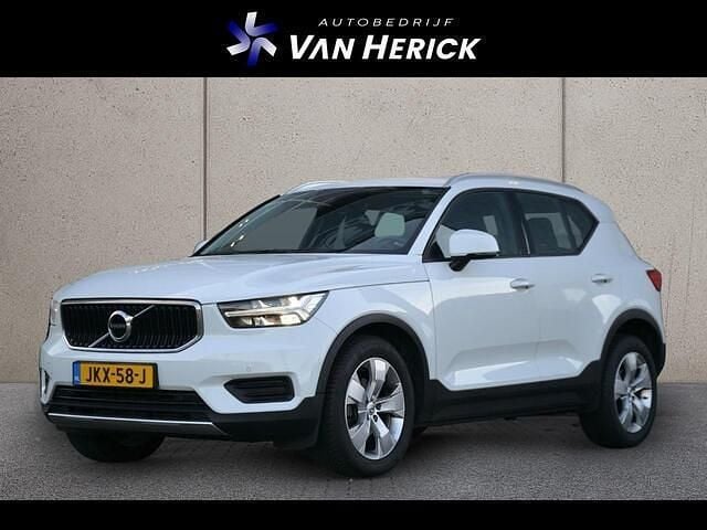 Wit Gebruikt 2019 Volvo XC40 Momentum SUV | € 21.445 (Super prijs) - Afbeelding 1/4