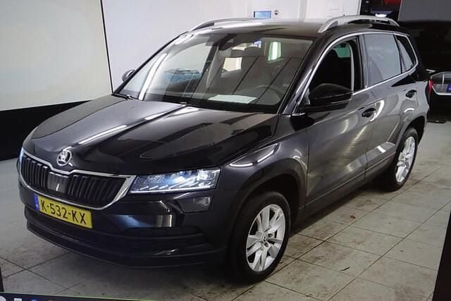 Zwart (metallic) Occasion 2021 Skoda Karoq Business Line SUV | € 19.985 (Super prijs) - Afbeelding 1/4