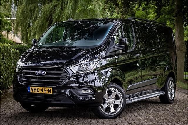 Zwart Gebruikt 2020 Ford Transit Custom Trend Van | € 25.450 (Duur) - Afbeelding 1/4