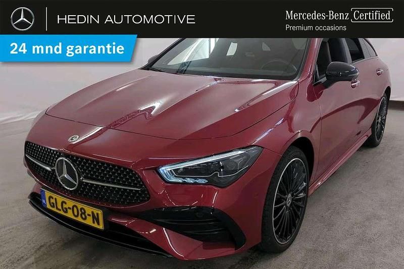 Rood Gebruikt 2024 Mercedes CLA250e Shooting Brake AMG line Stationwagen | € 41.900 (Iets duurder) - Afbeelding 1/4