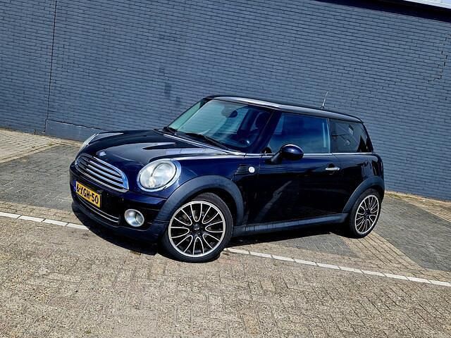 Zwart Gebruikt 2008 Mini Cooper Hatchback | € 4.950 (Iets duurder) - Afbeelding 1/4