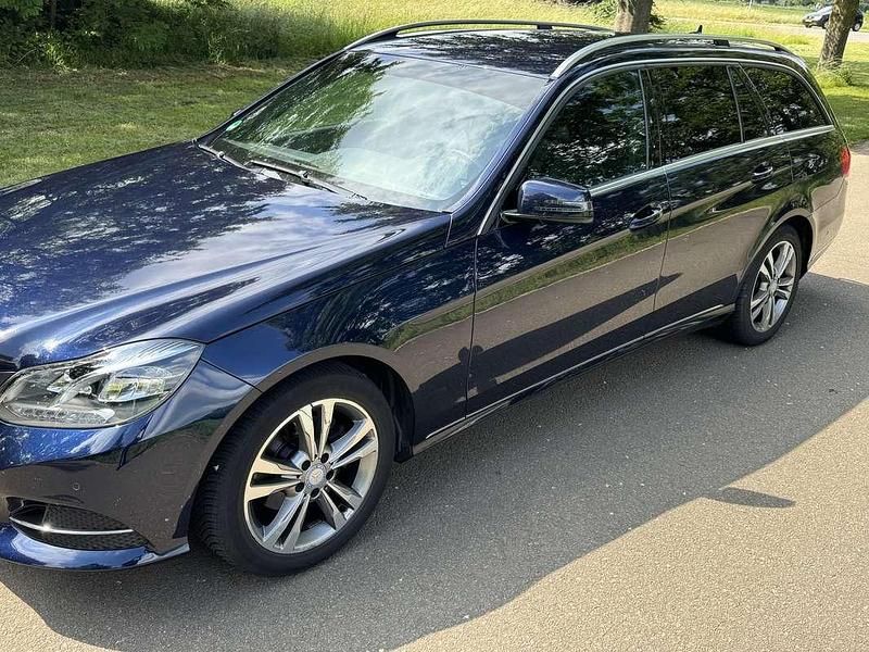 Blauw Gebruikt 2014 Mercedes E200 Avantgarde Stationwagen | € 12.450 (Eerlijke prijs) - Afbeelding 1/4