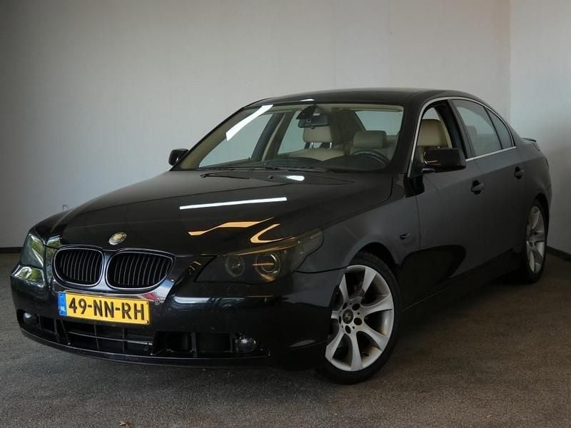 Zwart Gebruikt 2004 BMW 530 Executive Sedan | € 3.750 (Super prijs) - Afbeelding 1/4