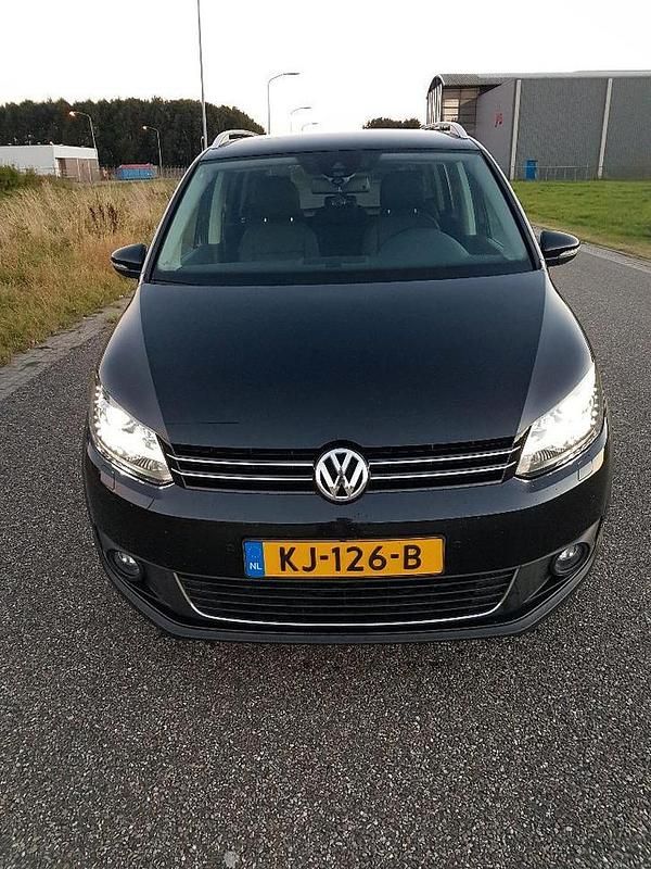 Occasion 2015 VW Touran MPV | € 9.750 - Afbeelding 1/4