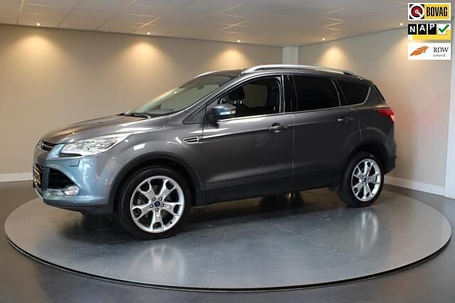 Grijs Gebruikt 2014 Ford Kuga Titanium SUV | € 13.940 (Eerlijke prijs) - Afbeelding 1/4
