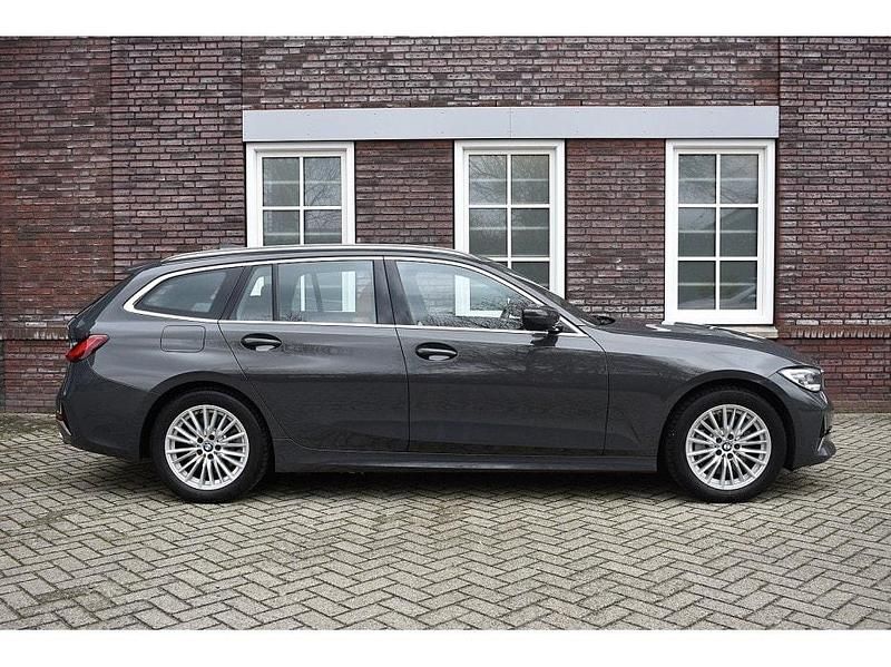 Occasion BMW 330 Executive 184 PK (135 kW) 2021 Grijs Stationwagen