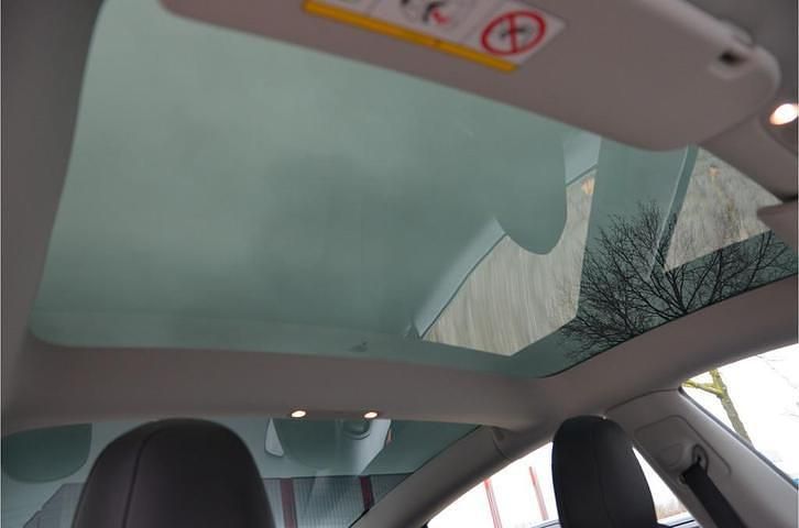 Occasion Tesla Model 3 Long Range AWD 366 kW (498 PK) 2022 Rood Sedan