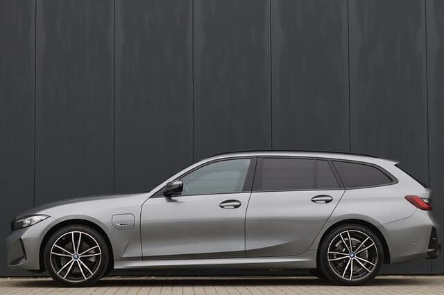Occasion BMW 330 M Sport 291 PK (214 kW) 2023 Grijs Stationwagen