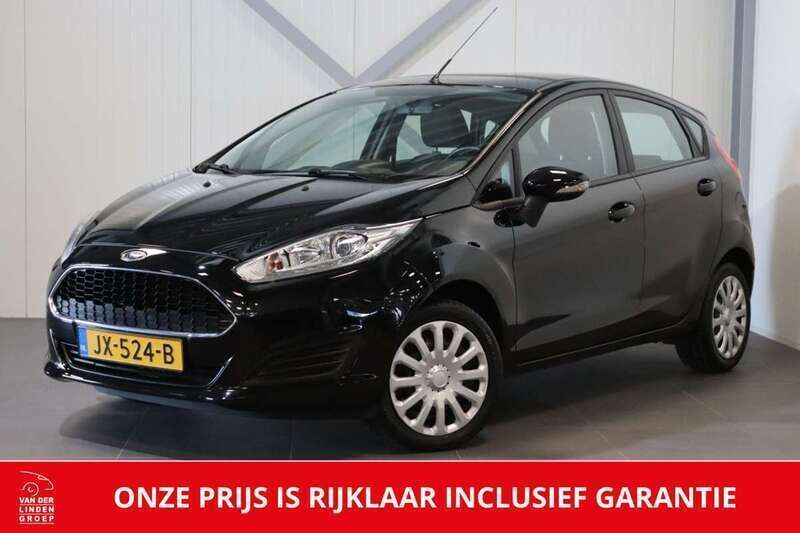 Zwart Gebruikt 2016 Ford Fiesta Style Hatchback | € 8.895 (Eerlijke prijs) - Afbeelding 1/4