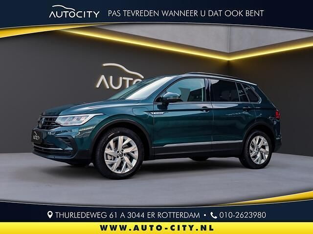 Blauw Occasion 2023 VW Tiguan Business SUV | € 32.950 (Super prijs) - Afbeelding 1/4