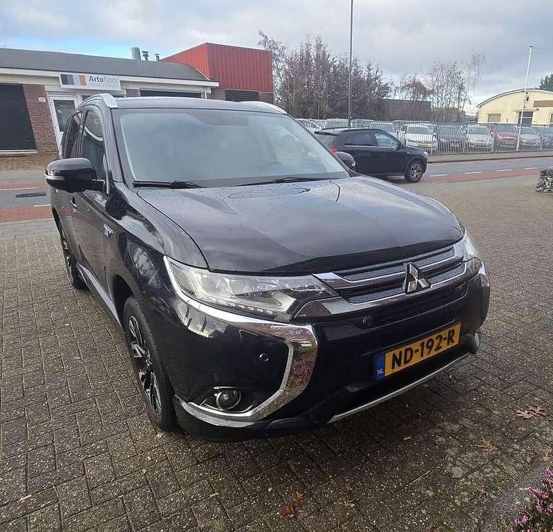 Occasion 2016 Mitsubishi Outlander P-HEV Plus SUV | € 16.500 (Eerlijke prijs) - Afbeelding 1/4