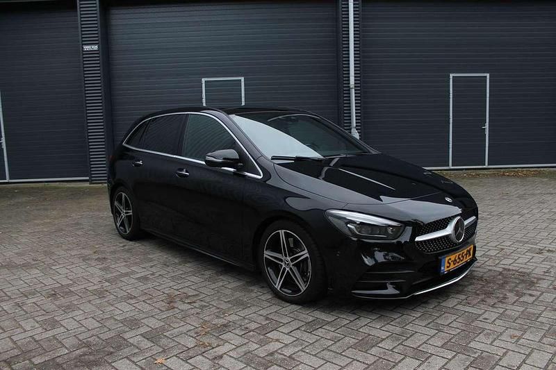 Zwart Occasion 2019 Mercedes B250 Premium Plus MPV | € 26.500 (Eerlijke prijs) - Afbeelding 1/4
