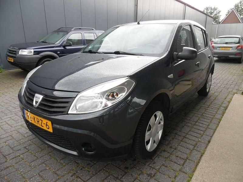 Grijs, andere lak Gebruikt 2010 Dacia Sandero Ambiance Hatchback | € 2.750 (Eerlijke prijs) - Afbeelding 1/4