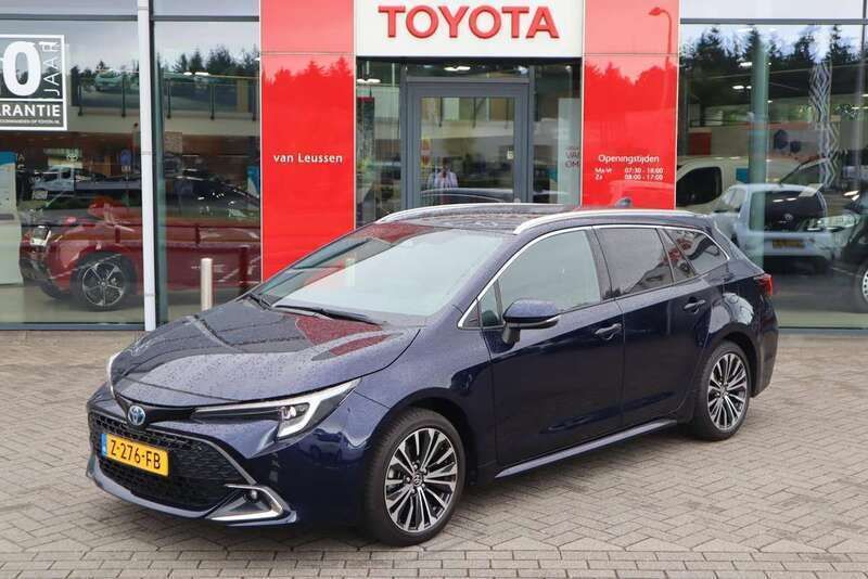 Blauw Gebruikt 2024 Toyota Corolla Stationwagen | € 31.890 (Iets duurder) - Afbeelding 1/4