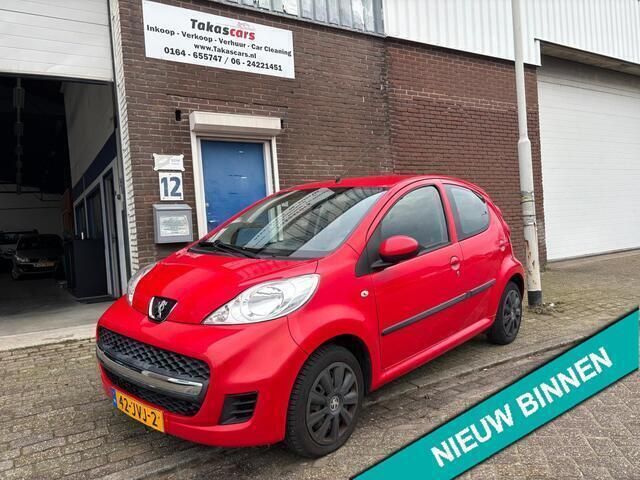 Rood Gebruikt 2009 Peugeot 107 Hatchback | € 2.449 (Eerlijke prijs) - Afbeelding 1/4