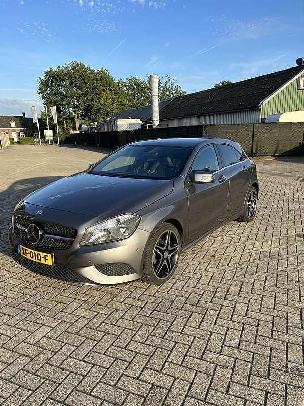 Grijs Gebruikt 2013 Mercedes A180 Prestige Stationwagen | € 9.250 (Goede deal) - Afbeelding 1/4