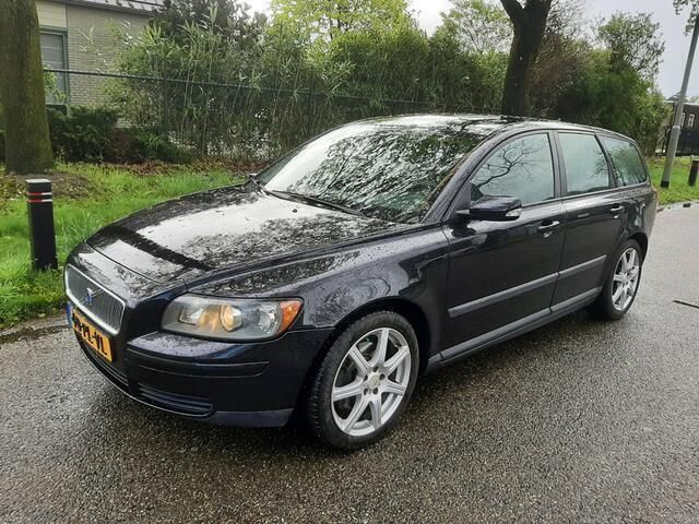 Zwart Gebruikt 2004 Volvo V50 Kinetic Stationwagen | € 2.400 (Eerlijke prijs) - Afbeelding 1/4