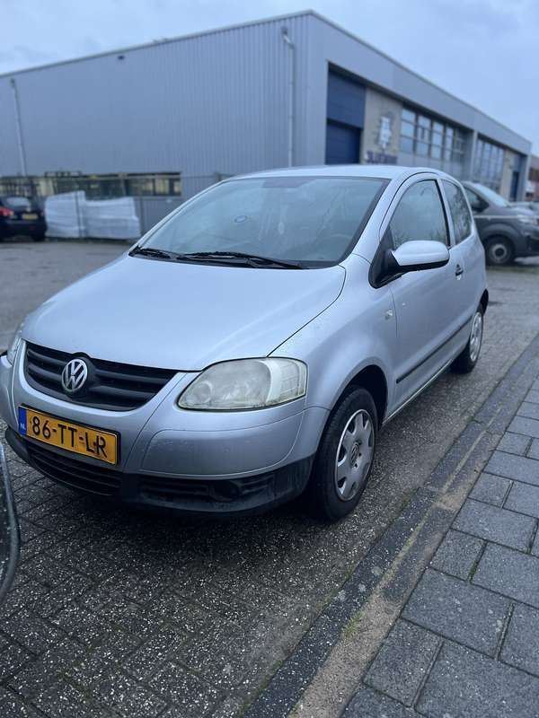 Grijs Gebruikt 2007 VW Fox Trendline Hatchback | € 1.500 (Eerlijke prijs) - Afbeelding 1/4