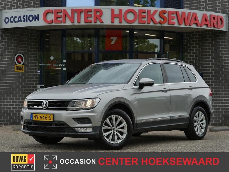 Grijs Gebruikt 2017 VW Tiguan Comfortline SUV | € 20.885 (Goede deal) - Afbeelding 1/4