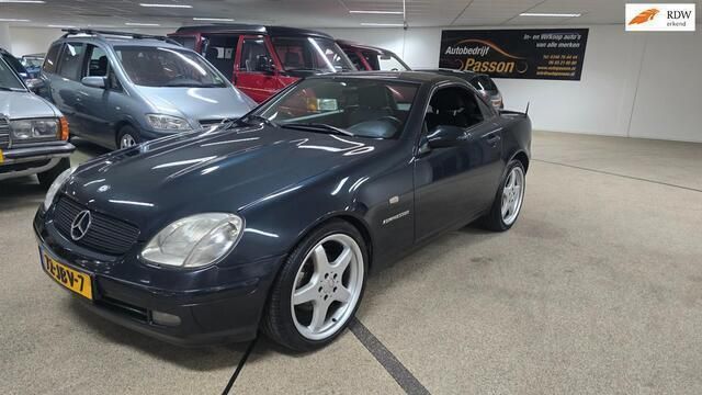 Zwart Gebruikt 1997 Mercedes SLK230 Cabriolet | € 4.750 (Eerlijke prijs) - Afbeelding 1/4