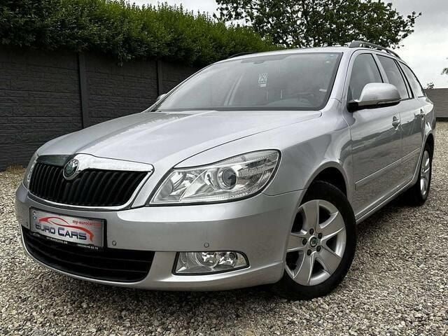 Grijs Gebruikt 2013 Skoda Octavia Ambition Stationwagen | € 6.900 (Eerlijke prijs) - Afbeelding 1/4