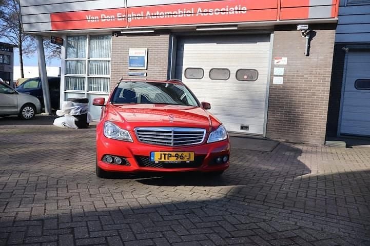 Occasion Mercedes C180 156 PK (114 kW) 2014 Rood Stationwagen