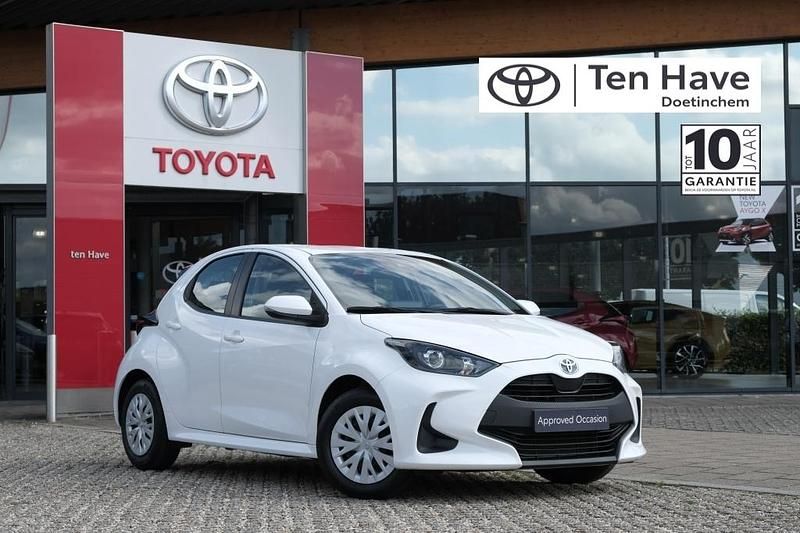 Wit Gebruikt 2021 Toyota Yaris Active Hatchback | € 19.400 (Eerlijke prijs) - Afbeelding 1/4