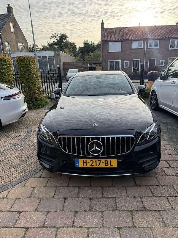 Zwart Occasion 2019 Mercedes E200 Sedan | € 24.850 (Eerlijke prijs) - Afbeelding 1/4