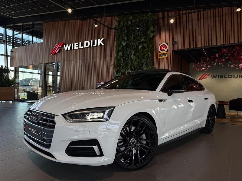 Wit Gebruikt 2019 Audi A5 Sportback Design Hatchback | € 29.250 (Super prijs) - Afbeelding 1/4