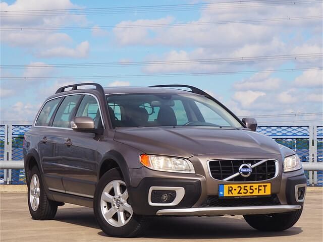 Bruin Gebruikt 2009 Volvo XC70 Momentum SUV | € 22.995 - Afbeelding 1/4