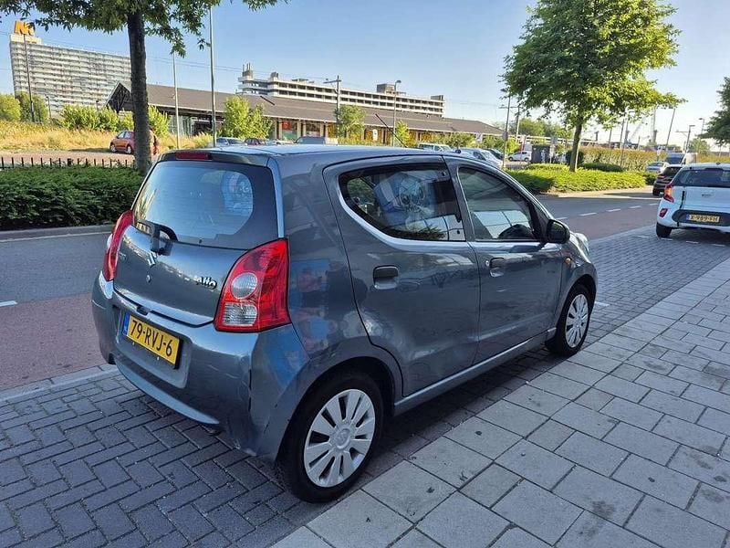 Grijs Gebruikt 2011 Suzuki Alto Comfort Hatchback | € 1.500 (Goede deal) - Afbeelding 1/4