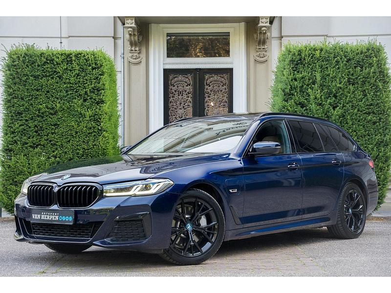 Blauw Occasion 2022 BMW 530 M Sport Stationwagen | € 46.940 (Iets duurder) - Afbeelding 1/4