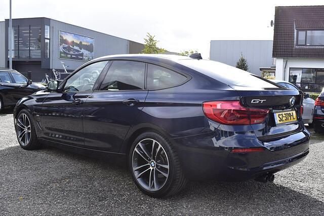Occasion BMW 320 Executive 184 PK (135 kW) 2018 Blauw Hatchback