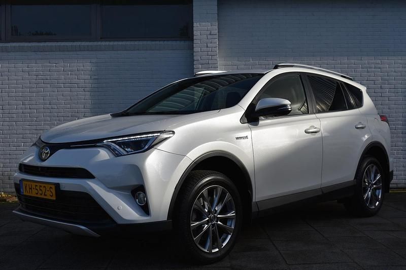 Wit Gebruikt 2016 Toyota RAV4 Hybrid Business Edition SUV | € 25.999 (Eerlijke prijs) - Afbeelding 1/4