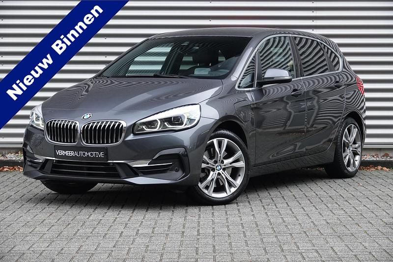 Grijs Gebruikt 2019 BMW 225 Active Tourer iPerformance MPV | € 19.900 (Eerlijke prijs) - Afbeelding 1/4