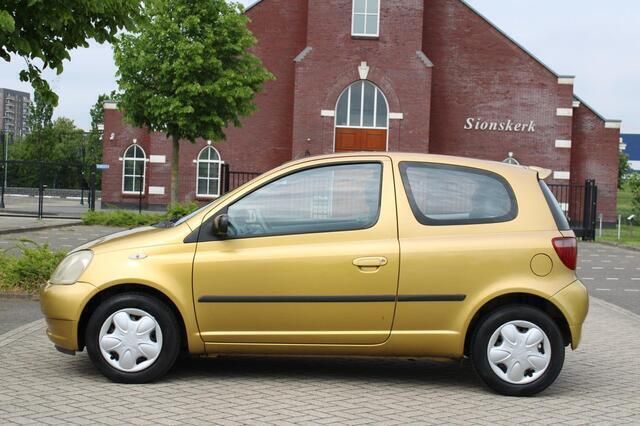 Occasion Toyota Yaris Sol 68 PK (50 kW) 1999 Geel Hatchback