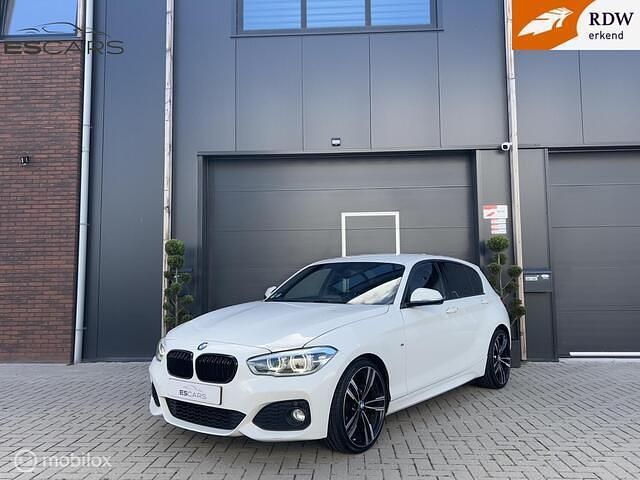 Wit Gebruikt 2015 BMW 116 M Sport Hatchback | € 11.995 (Eerlijke prijs) - Afbeelding 1/4