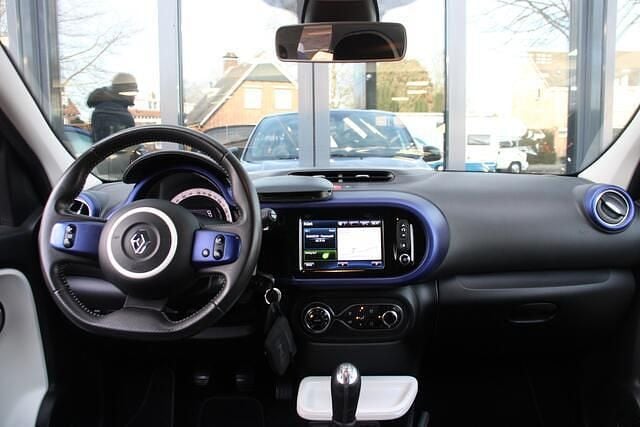 Occasion Renault Twingo Signature 71 PK (52 kW) 2016 Paars Hatchback