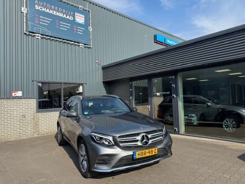 Grijs Gebruikt 2019 Mercedes GLC250 AMG Stationwagen | € 39.998 (Duur) - Afbeelding 1/4