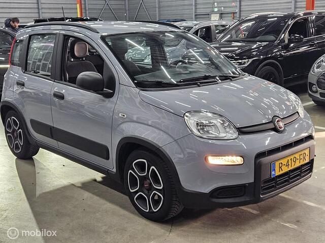 Grijs (metallic) Gebruikt 2022 Fiat Panda City Life Hatchback | € 12.345 (Eerlijke prijs) - Afbeelding 1/4
