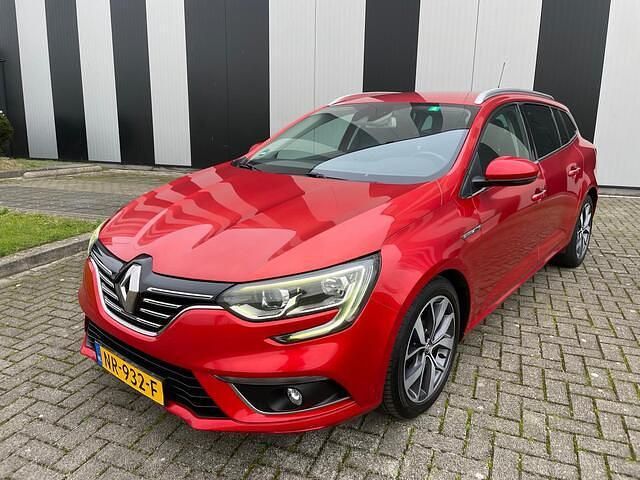 Occasion Renault Mégane GrandTour Bose Edition 101 PK (74 kW) 2017 Rood Stationwagen